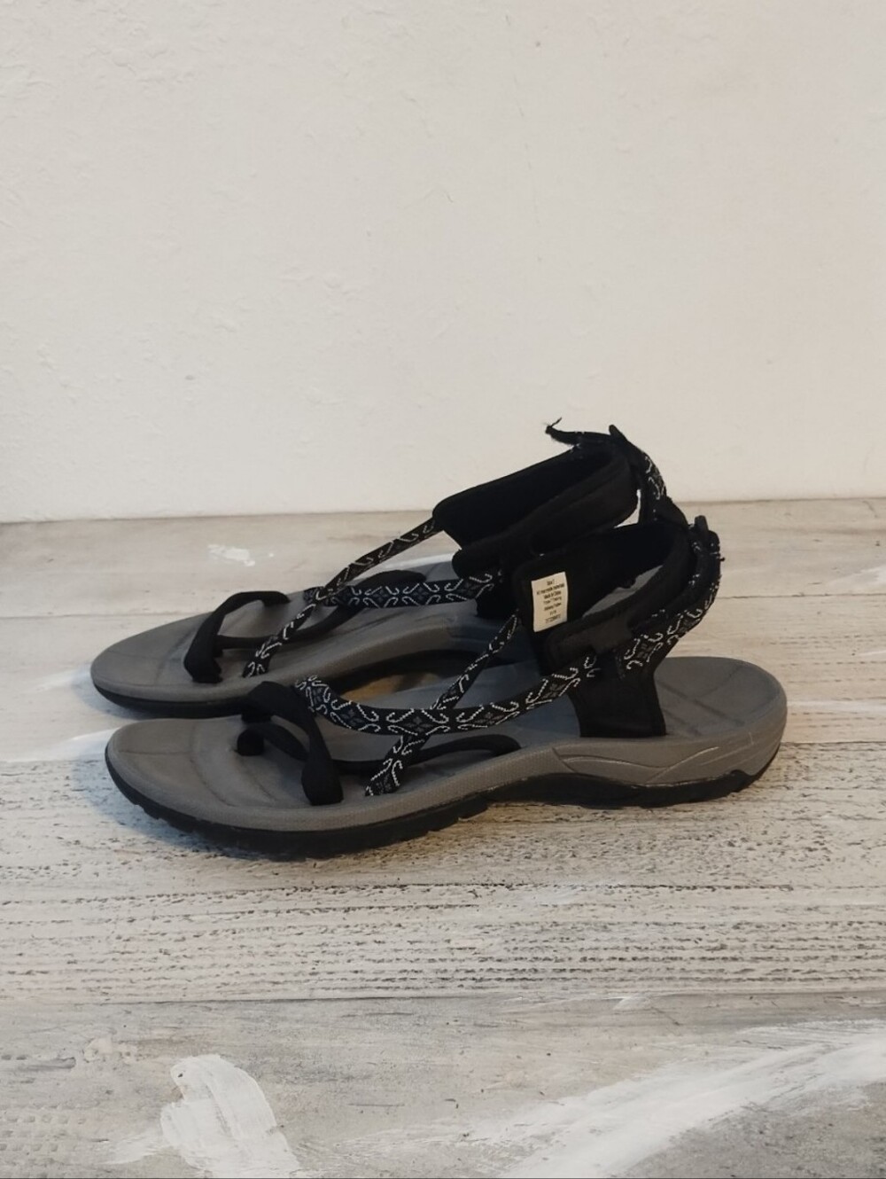 Northside Womens Covina Sport Open Toe Strap Sandal Black/Gray U.S.A size 7